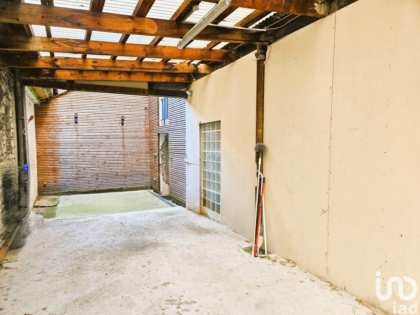 Immeuble commercial 58 m²