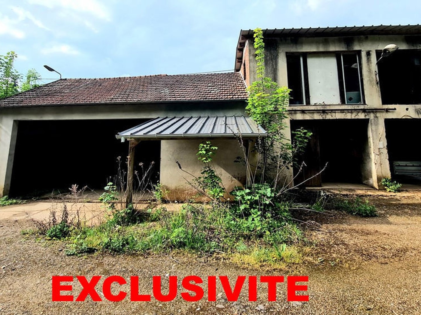 Exclusivité - Les Andelys centre ville 27700 - Bâtiment à rénover intégralement d'environ 195 m2 sur 1016 m2 de terrain plat - P