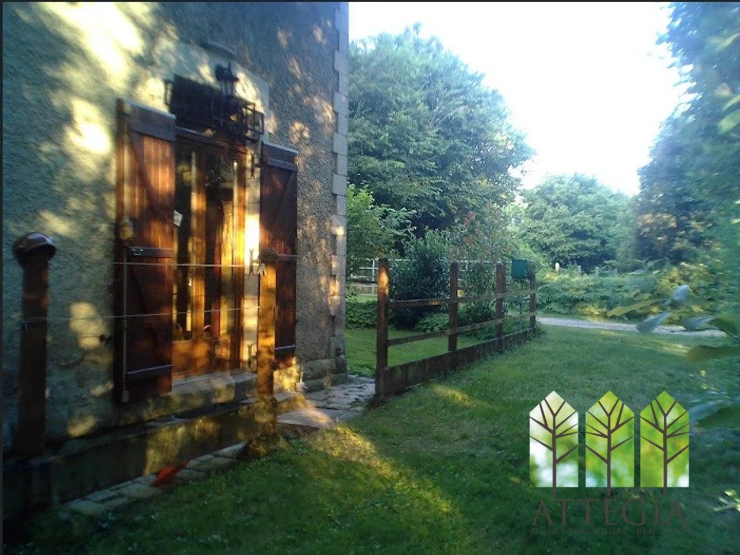 Maison à vendre - 2 pièces - 60m2 - Saint-Silvain-Bas... (23600)