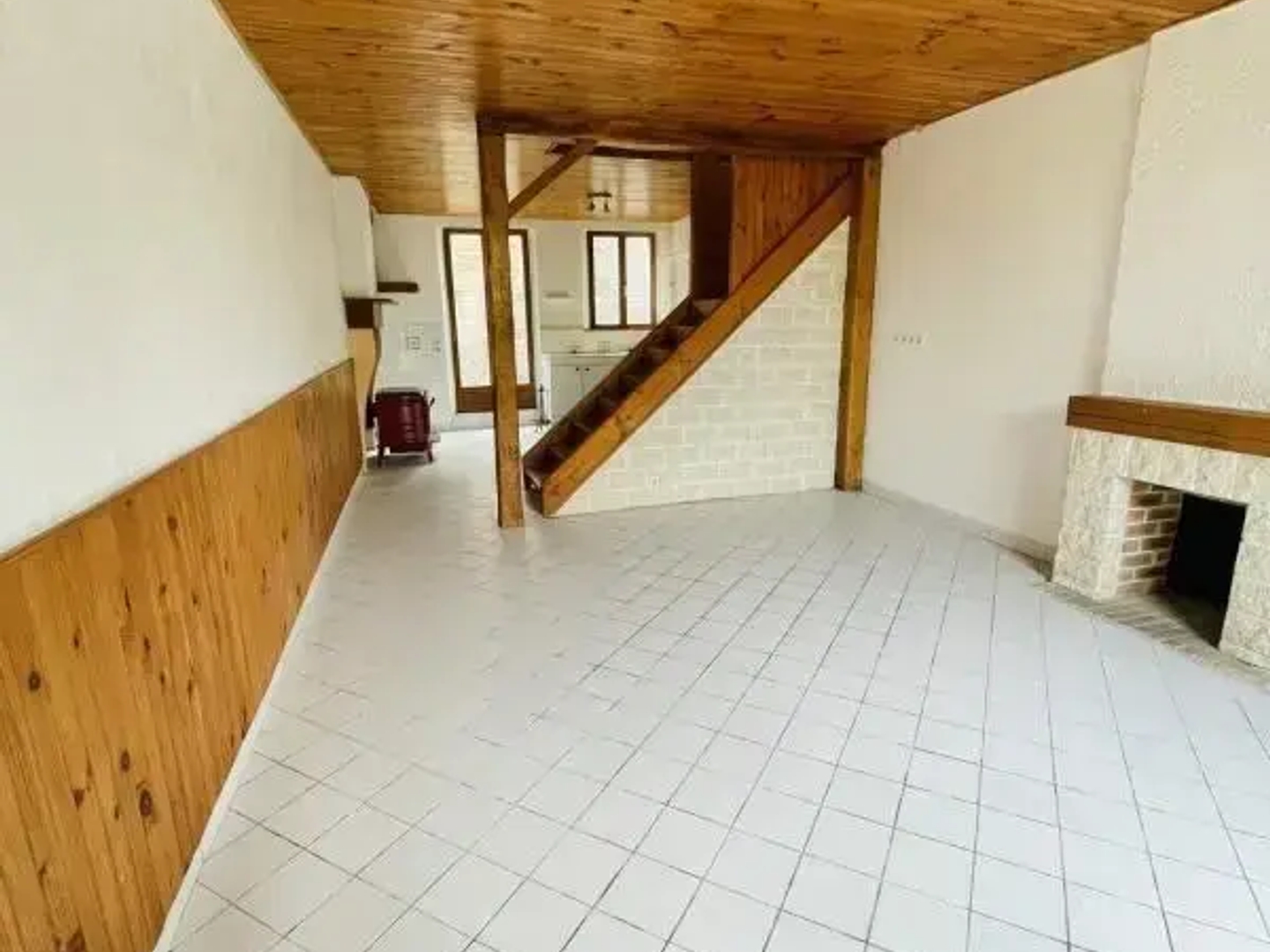 Maison en briques rouges avec cour secrète