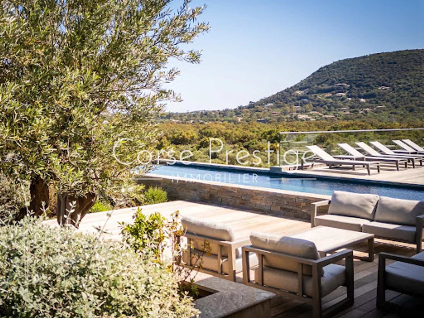 Maison à vendre - 7 pièces - 240m2 - Porto-Vecchio (20137)