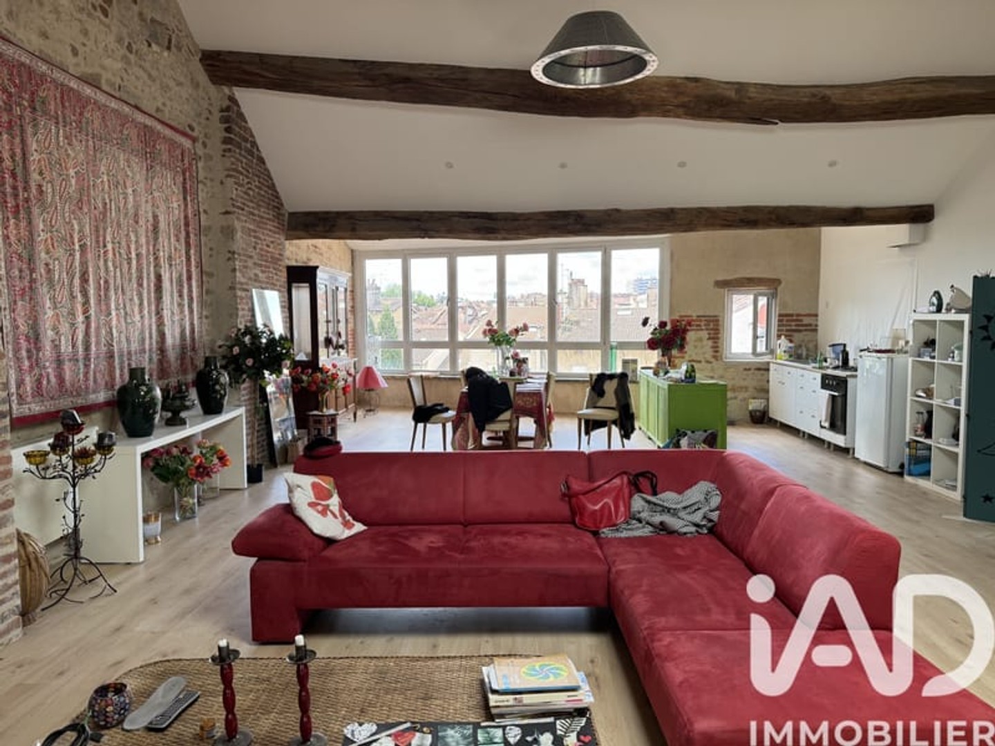 Immeuble commercial 3 pièces 107 m²