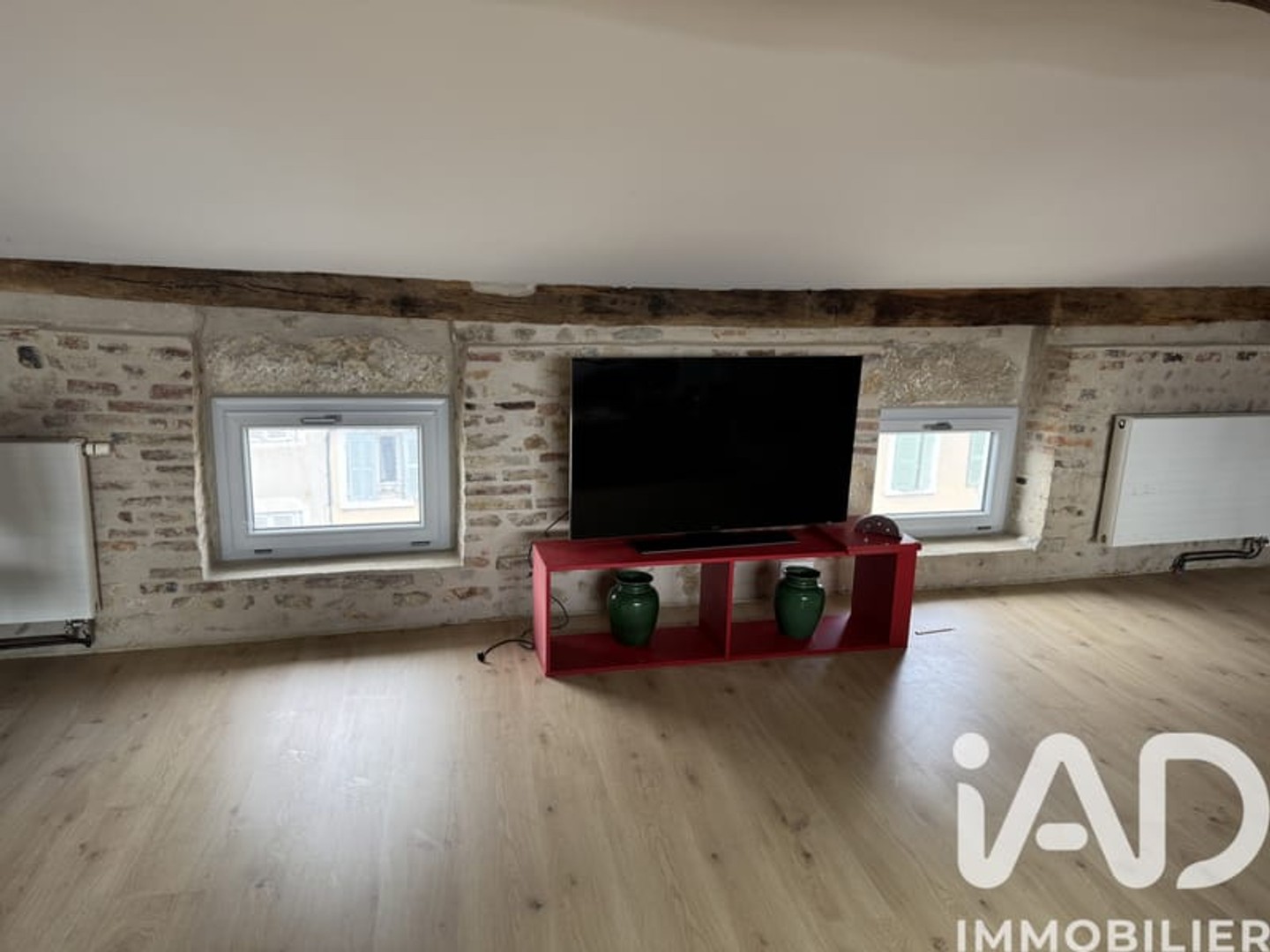 Magasin à vendre - 3 pièces - 107m2 - Bourg-En-Bresse (01000)