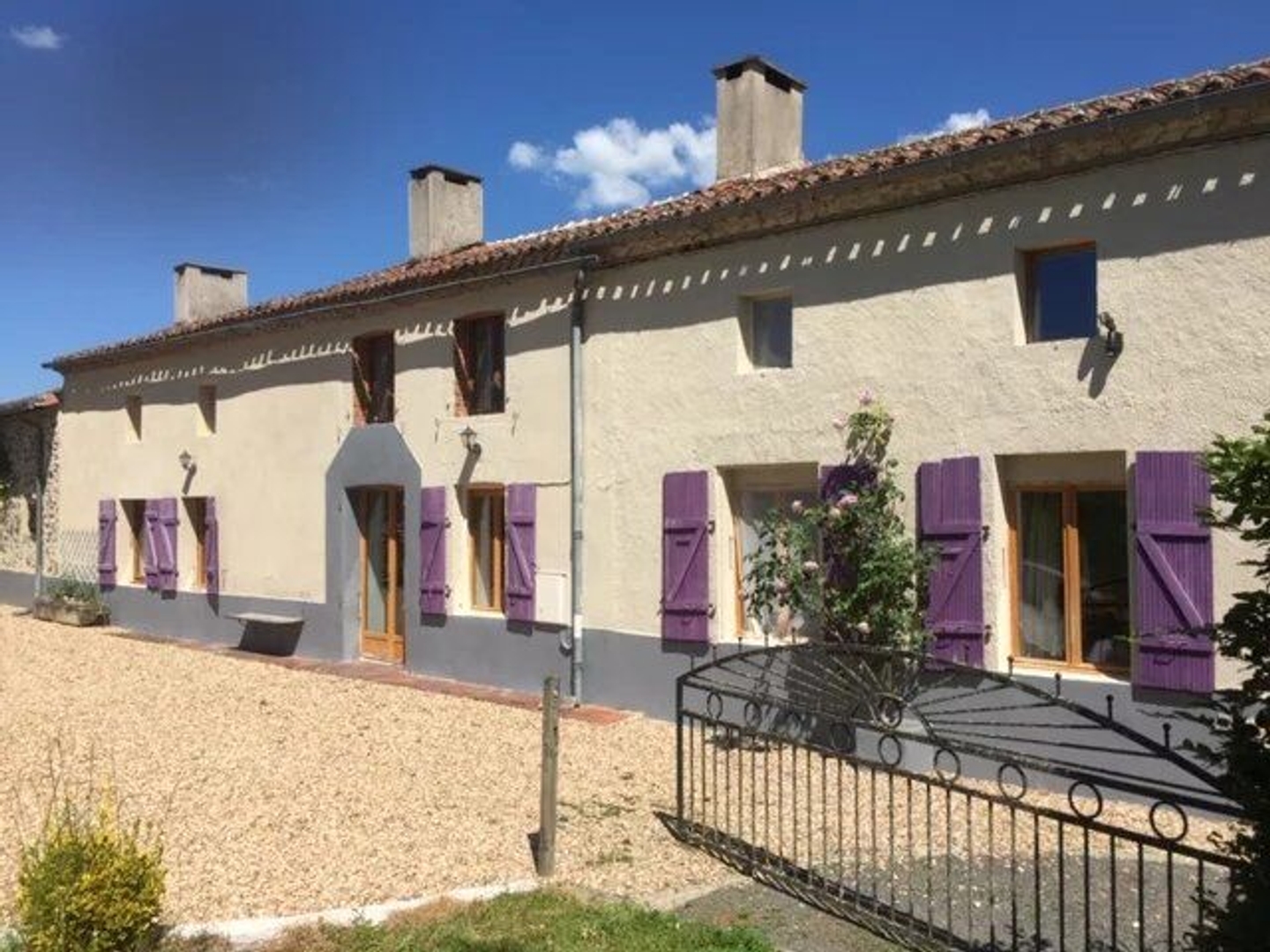 Maison à vendre - 8 pièces - 187m2 - Luchapt (86430)