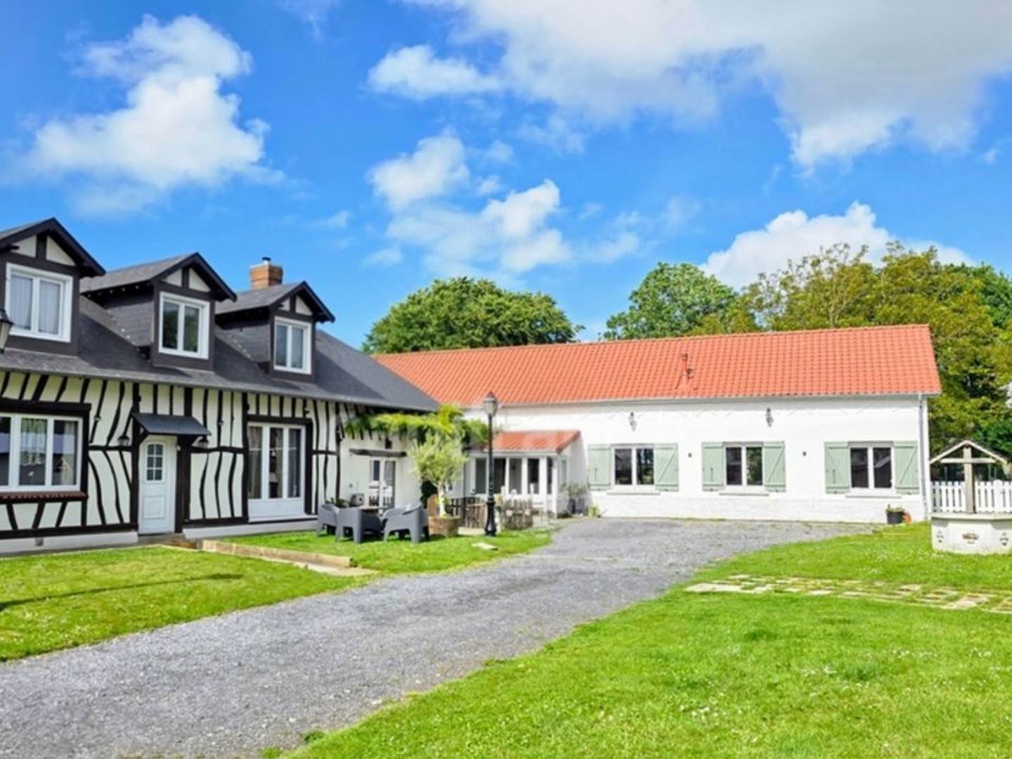 À VENDRE PROPRIÉTÉ DE CARACTÈRE PROCHE BAIE DE SOMME - DEUX HABITATIONS INDÉPENDANTES, GÎTE POSSIBLE à SAINT QUENTIN LA MOTTE CR