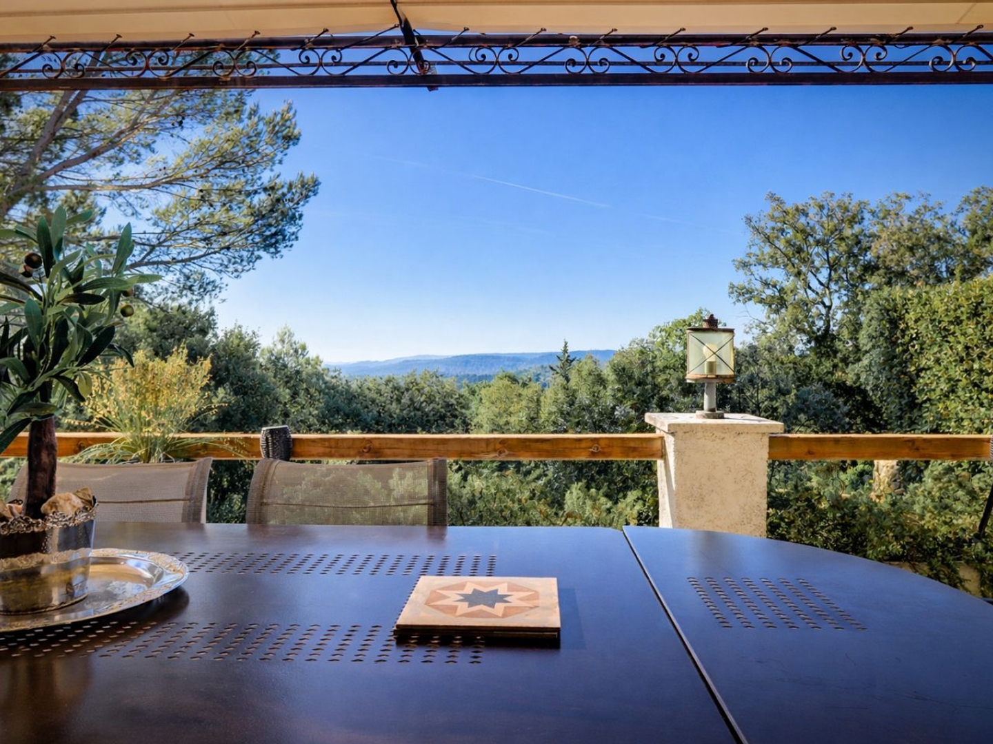 Maison à vendre - 175m2 - Flayosc (83780)