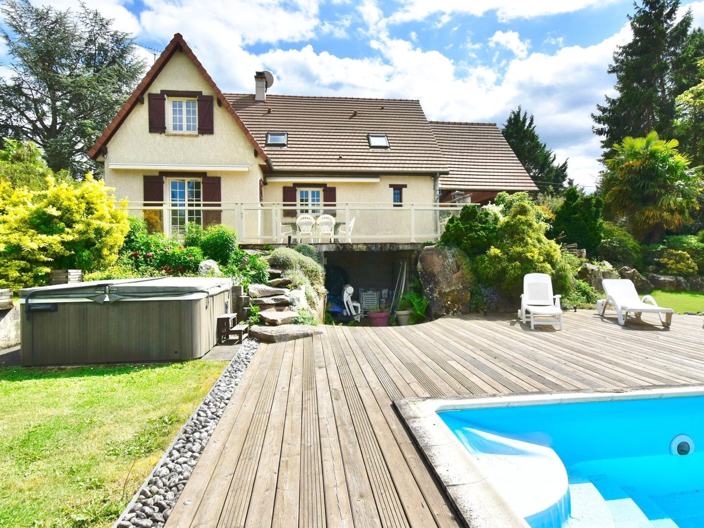 Propriété 4/5 chambres avec piscine proche Houdan