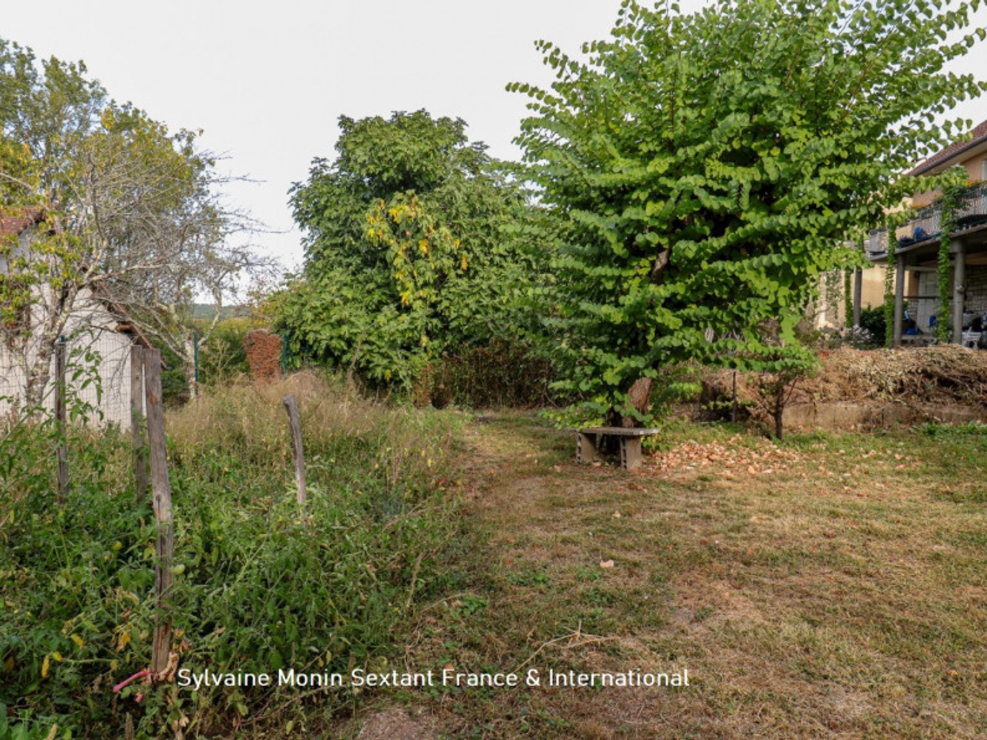 Maison à vendre - 6 pièces - 99m2 - Hautefort (24390)