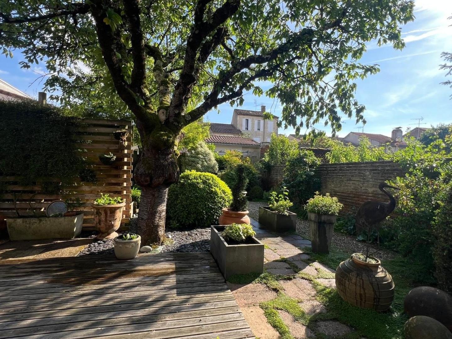 Maison rénovée de 245m² avec jardin à Tonneins  Centre-ville