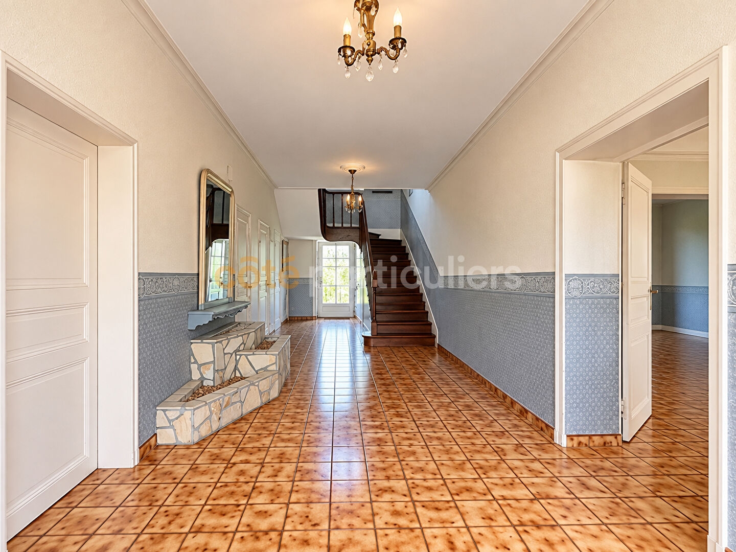 Maison à vendre - 14 pièces - 310m2 - Le Poiré-Sur-Vie (85170)