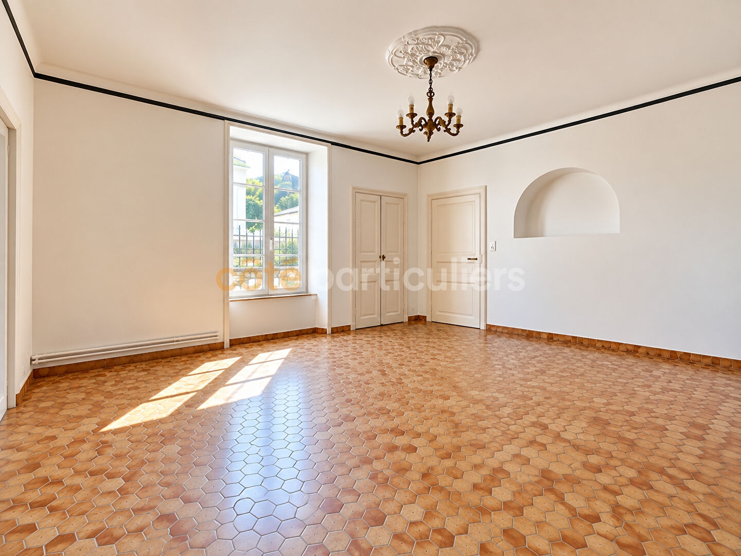 Maison à vendre - 14 pièces - 310m2 - Le Poiré-Sur-Vie (85170)