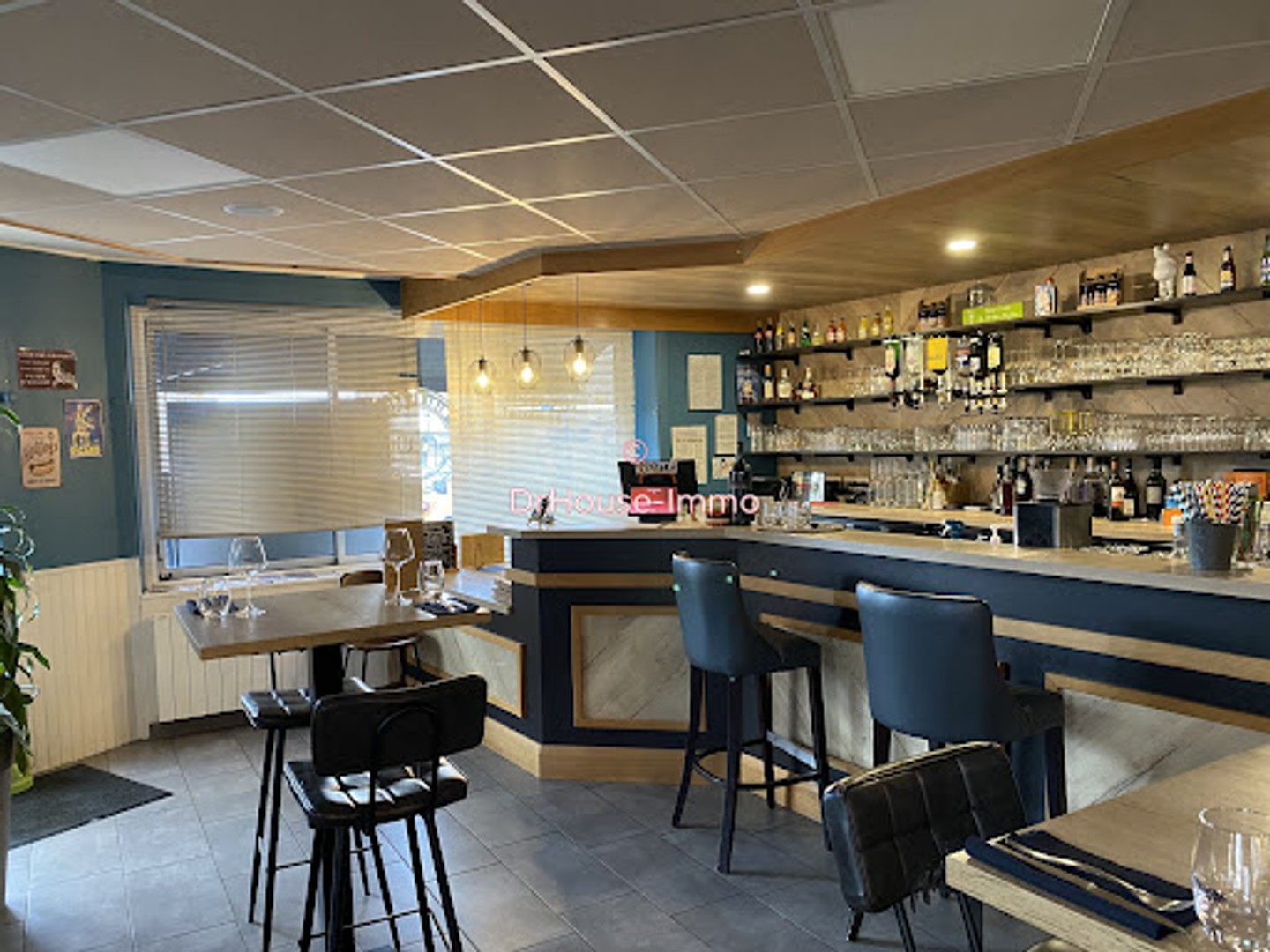 Local commercial 300 m²