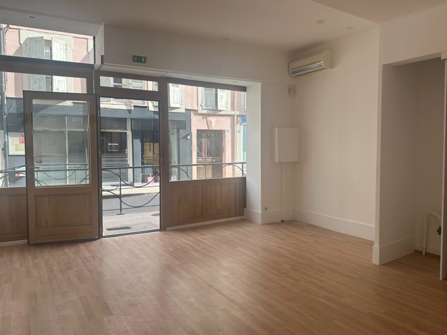 Immeuble commercial ou professionnel à vendre à TAIN L'HERMITA