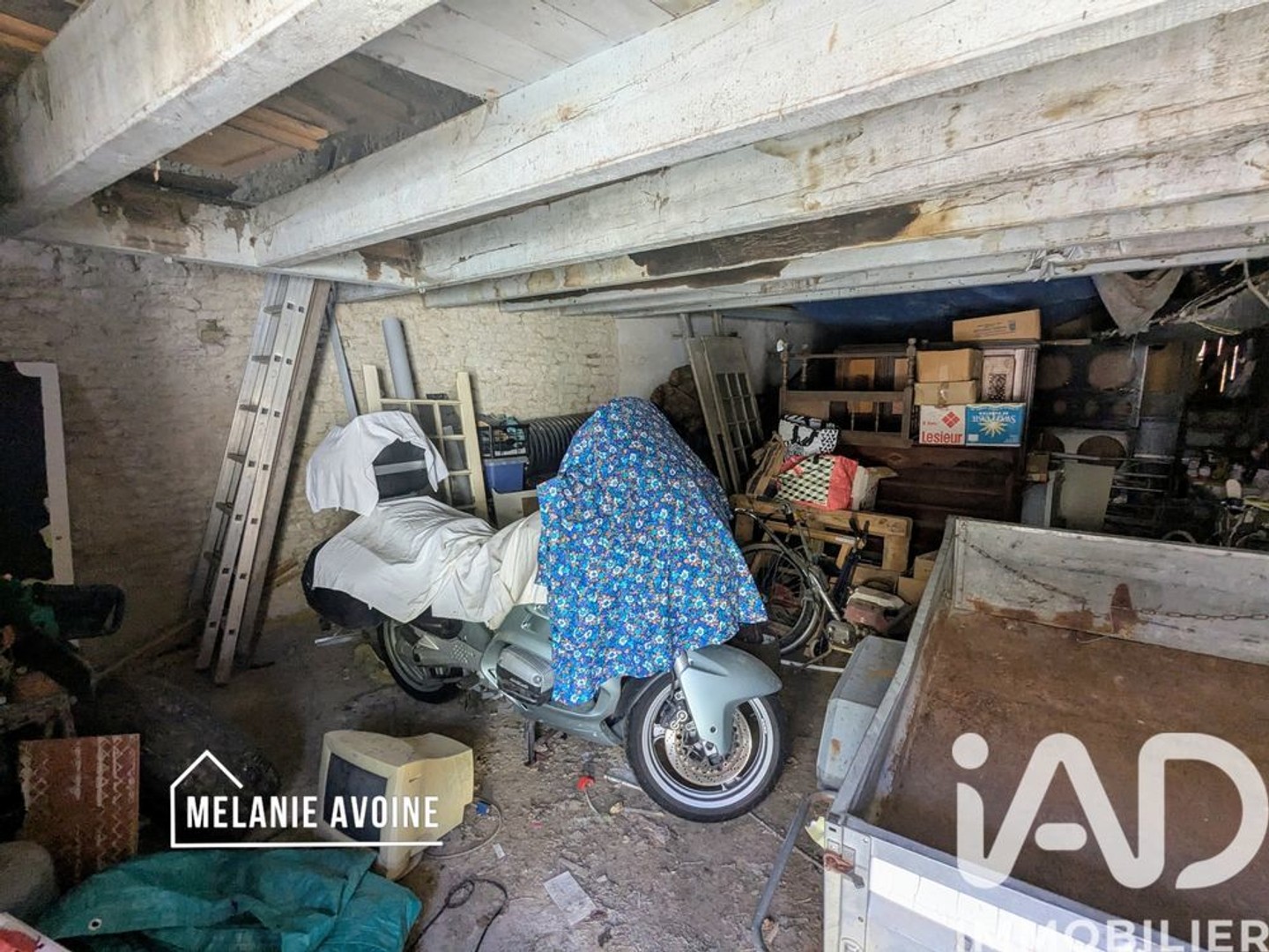 Vente garage 92 m²