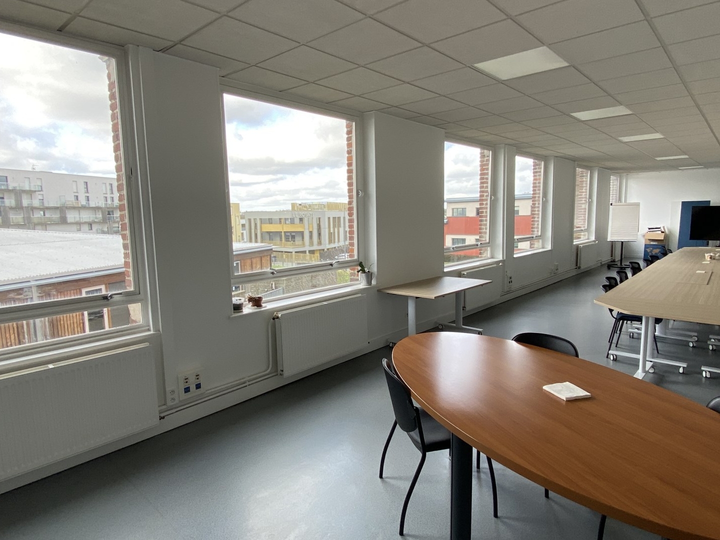 Locaux à vendre - 600m2 - Arras (62000)
