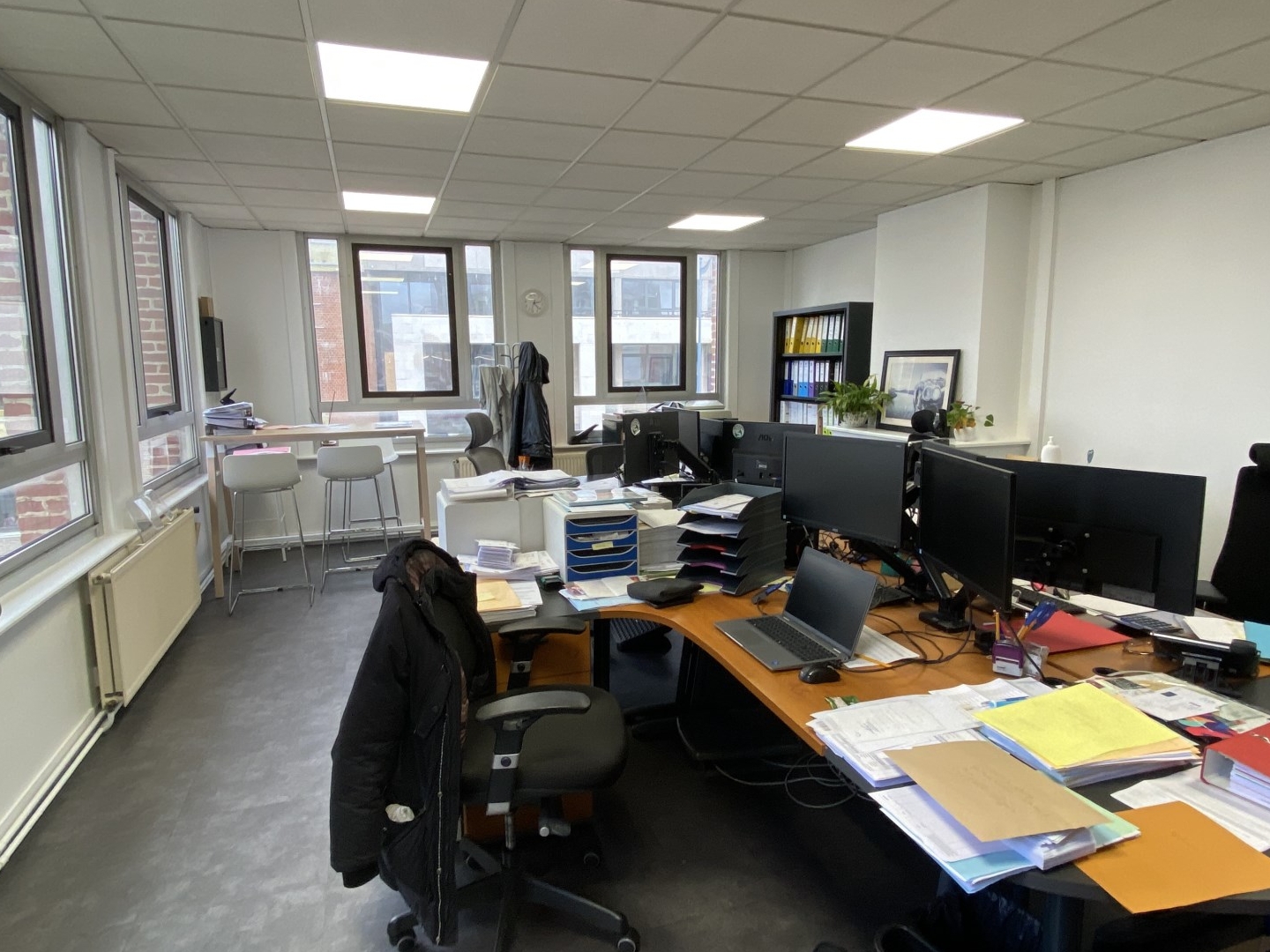Locaux à vendre - 600m2 - Arras (62000)