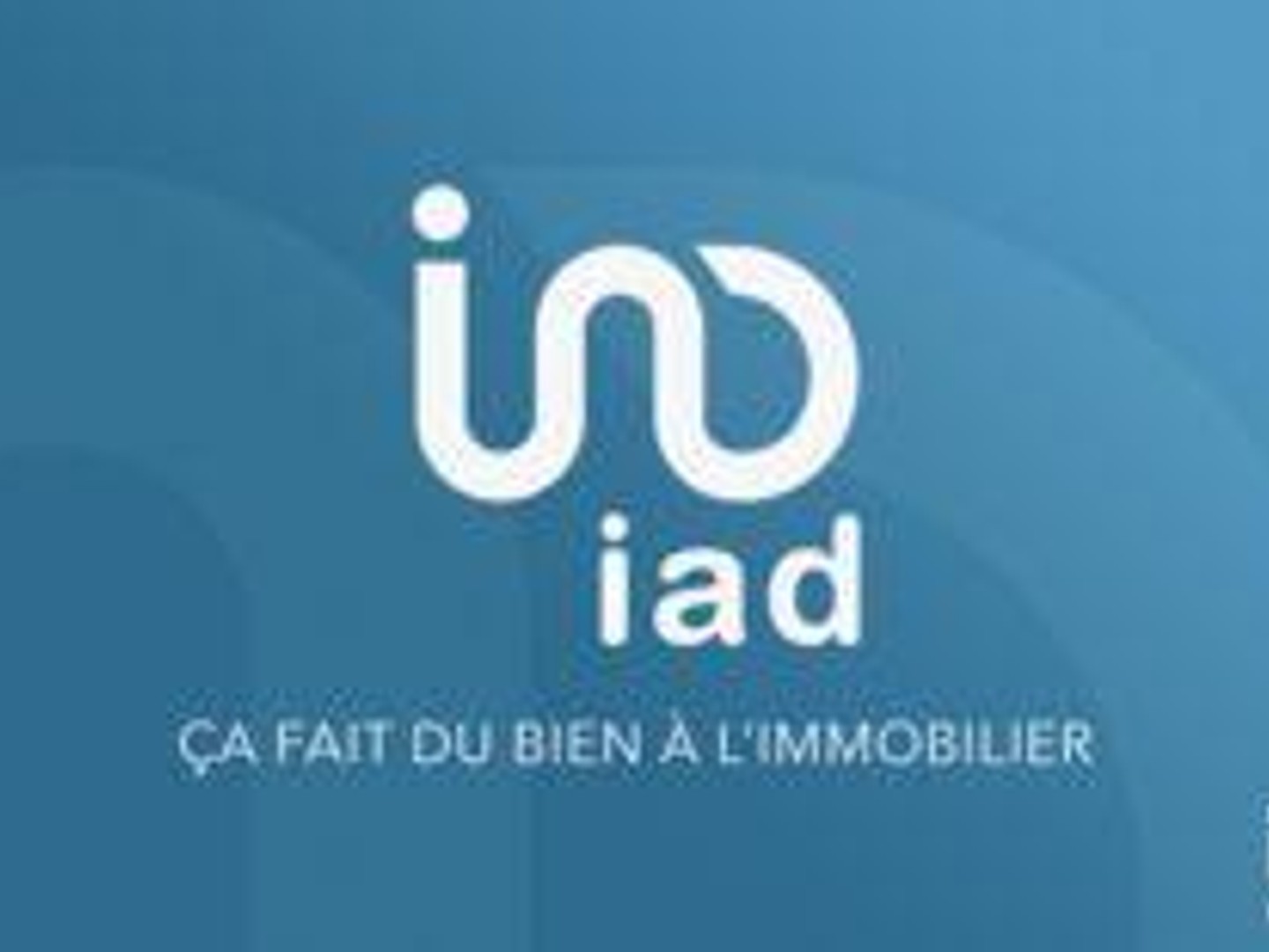 Immeuble commercial 240 m²