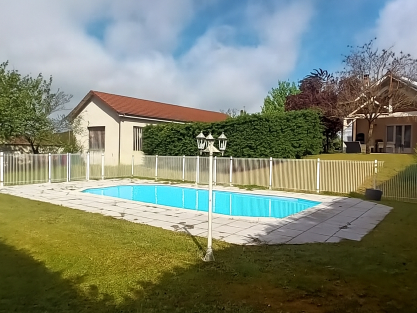 Maison à vendre - 4 pièces - 121m2 - Villemoirieu (38460)