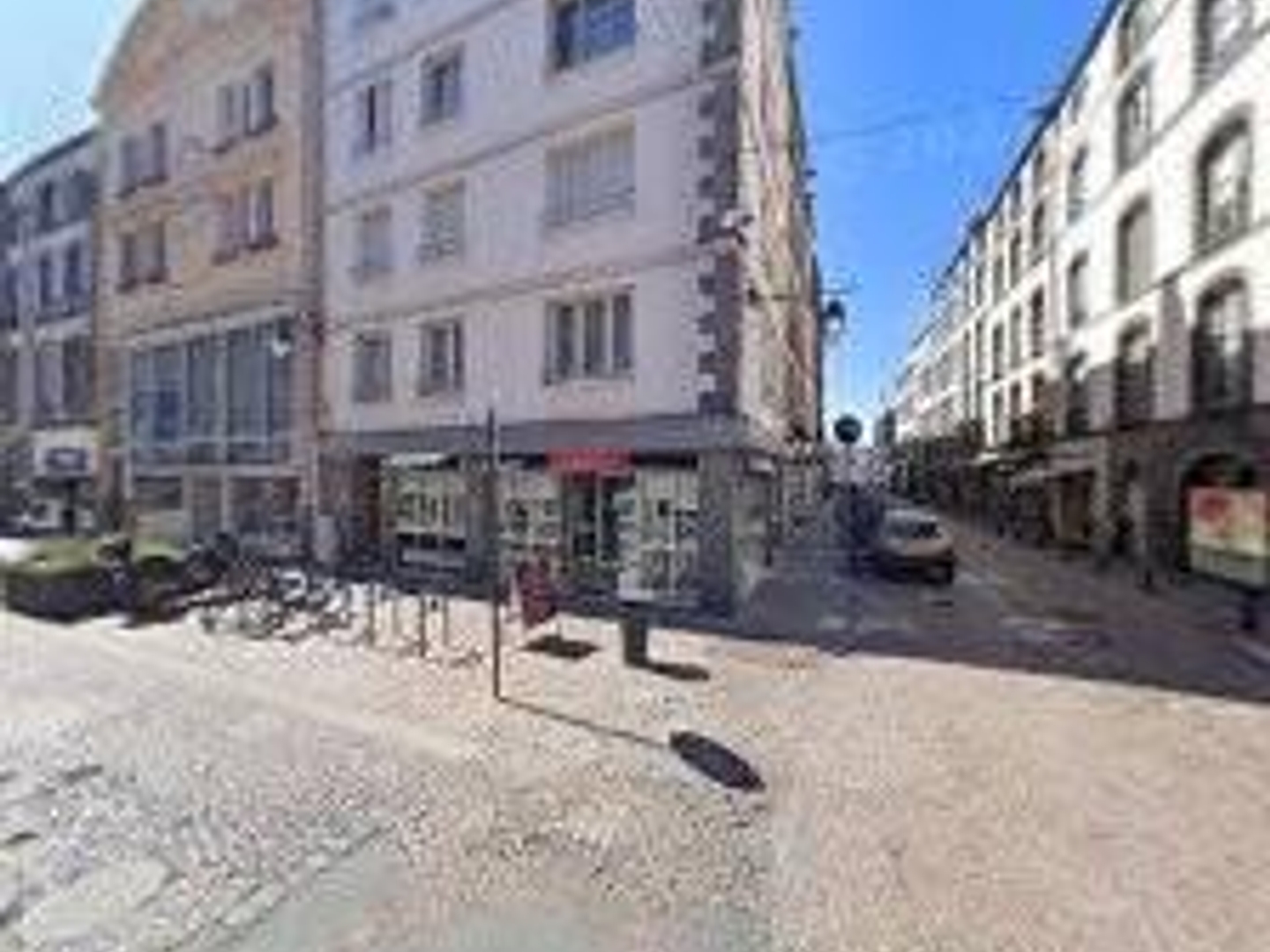 Locaux à vendre - 1 pièce - 107m2 - Riom (63200)