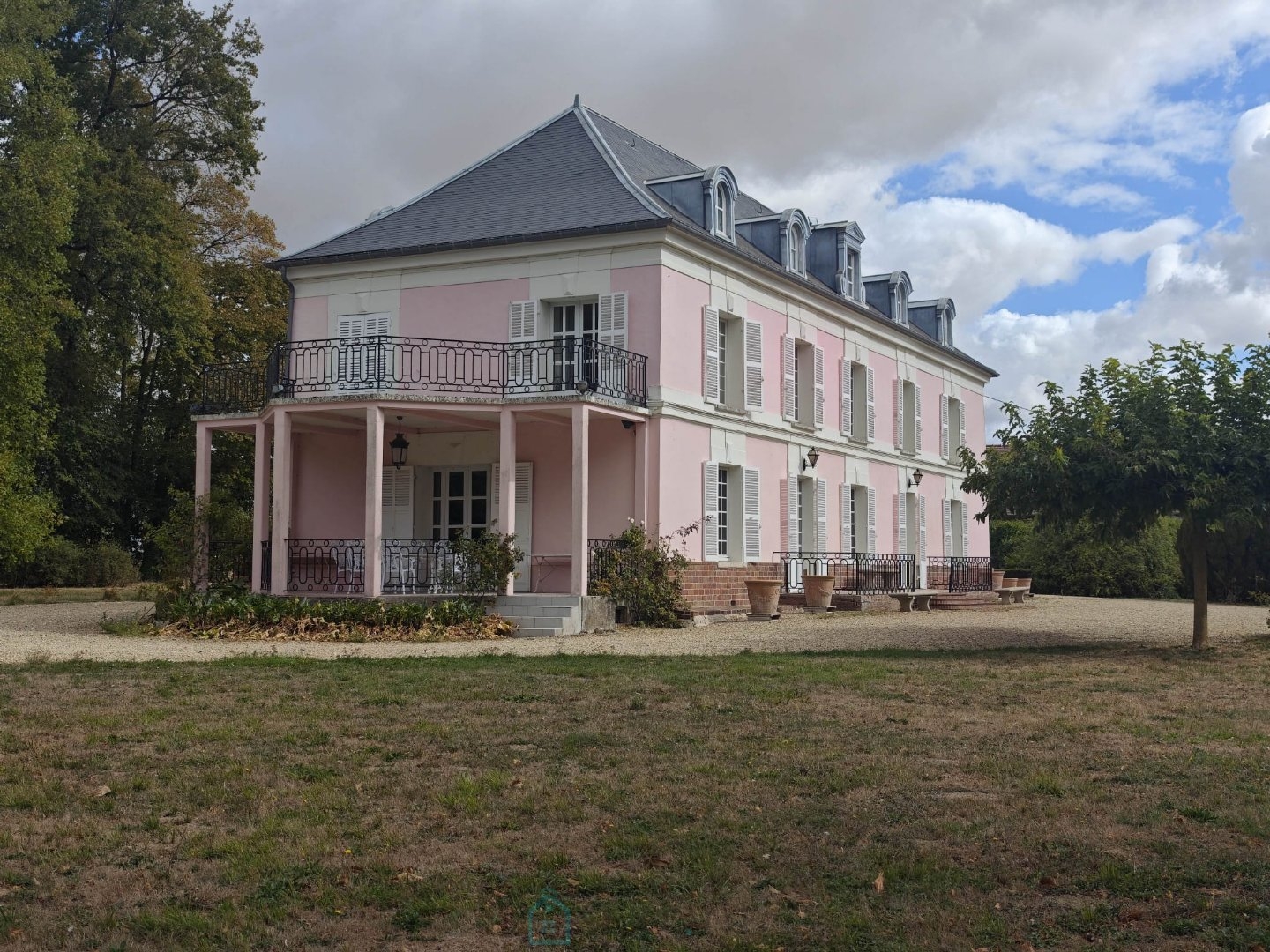 Maison à vendre - 14 pièces - 438m2 - La Forestière (51120)