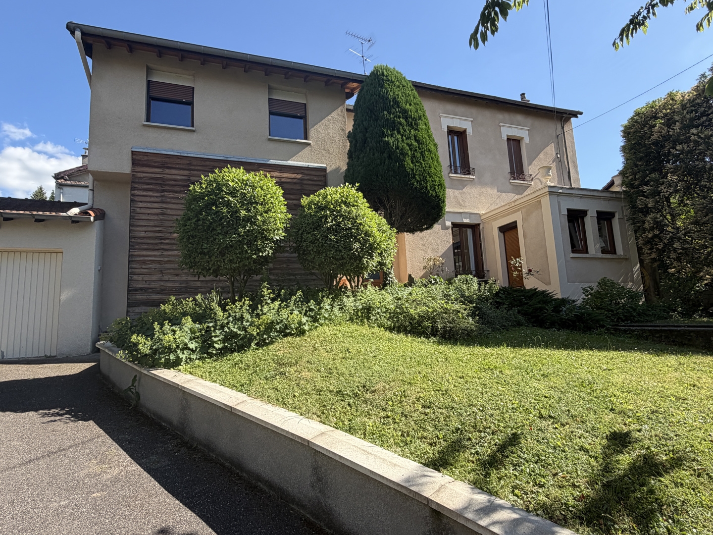 Maison à vendre - 9 pièces - 151m2 - Saint-Étienne (42100)
