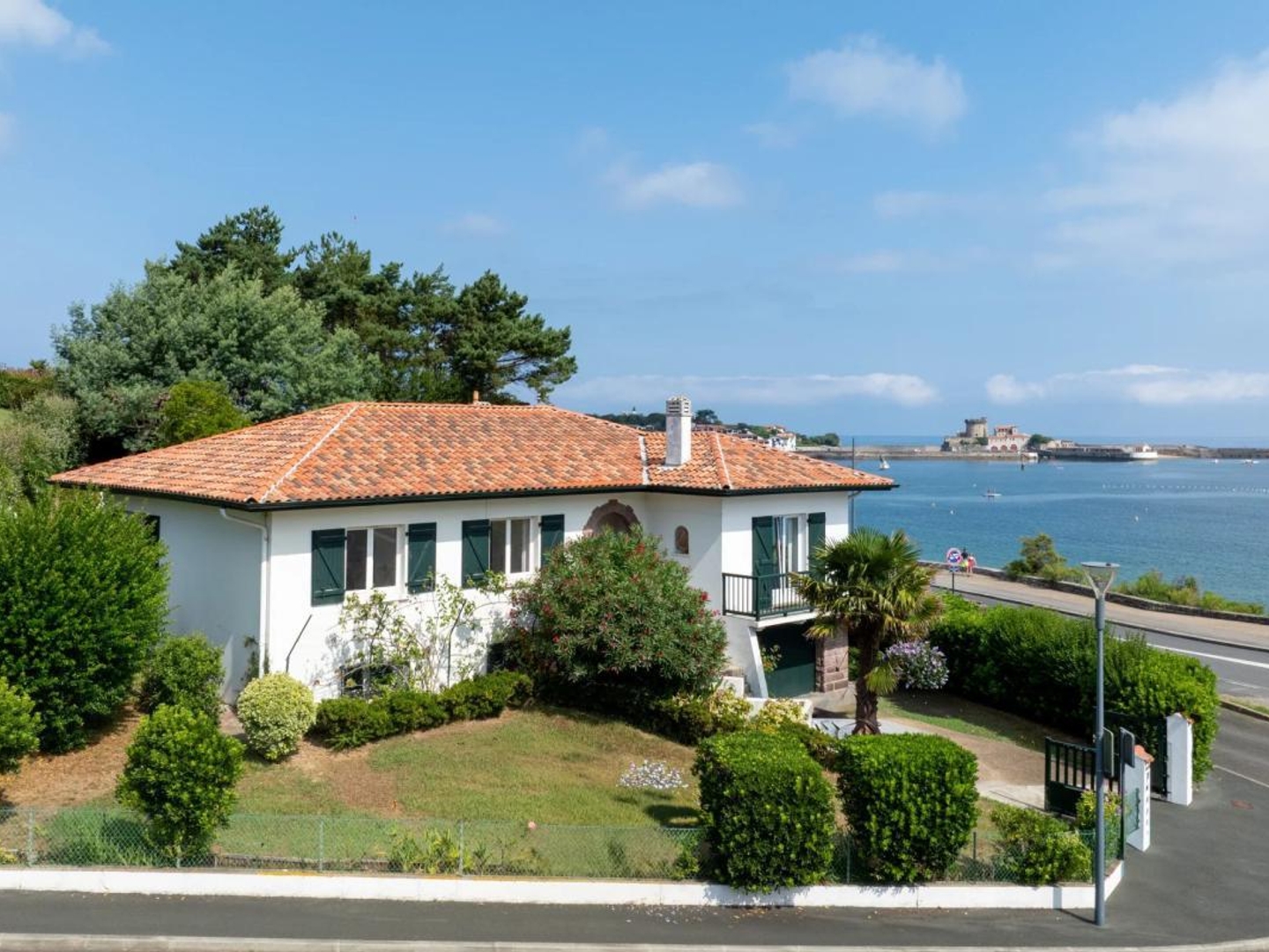 Vends maison - 123 m² - 8 pièces, 4 chambres - Ciboure 64500