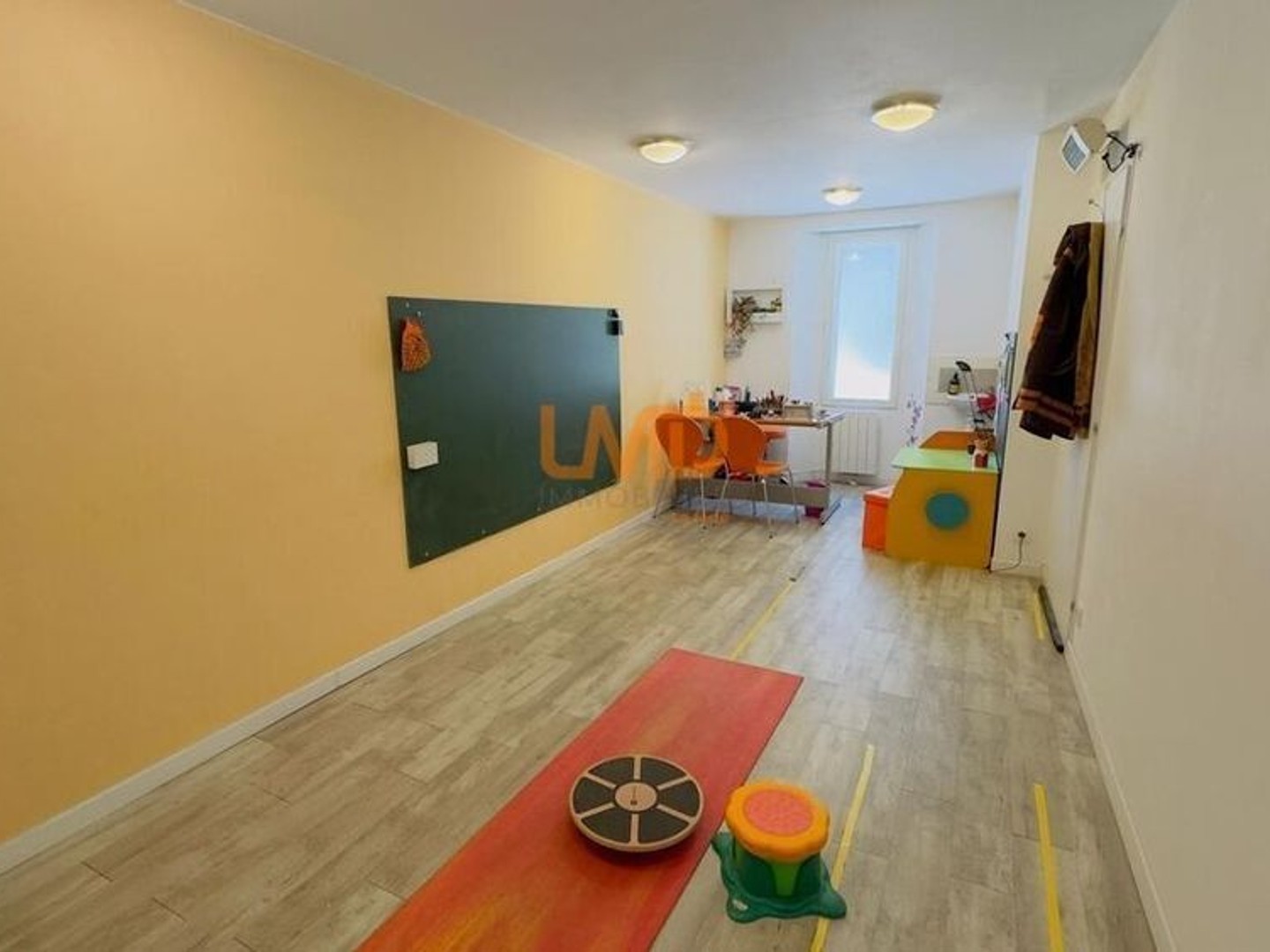 Immeuble à vendre - 5 pièces - 93m2 - Saint-Zacharie (83640)