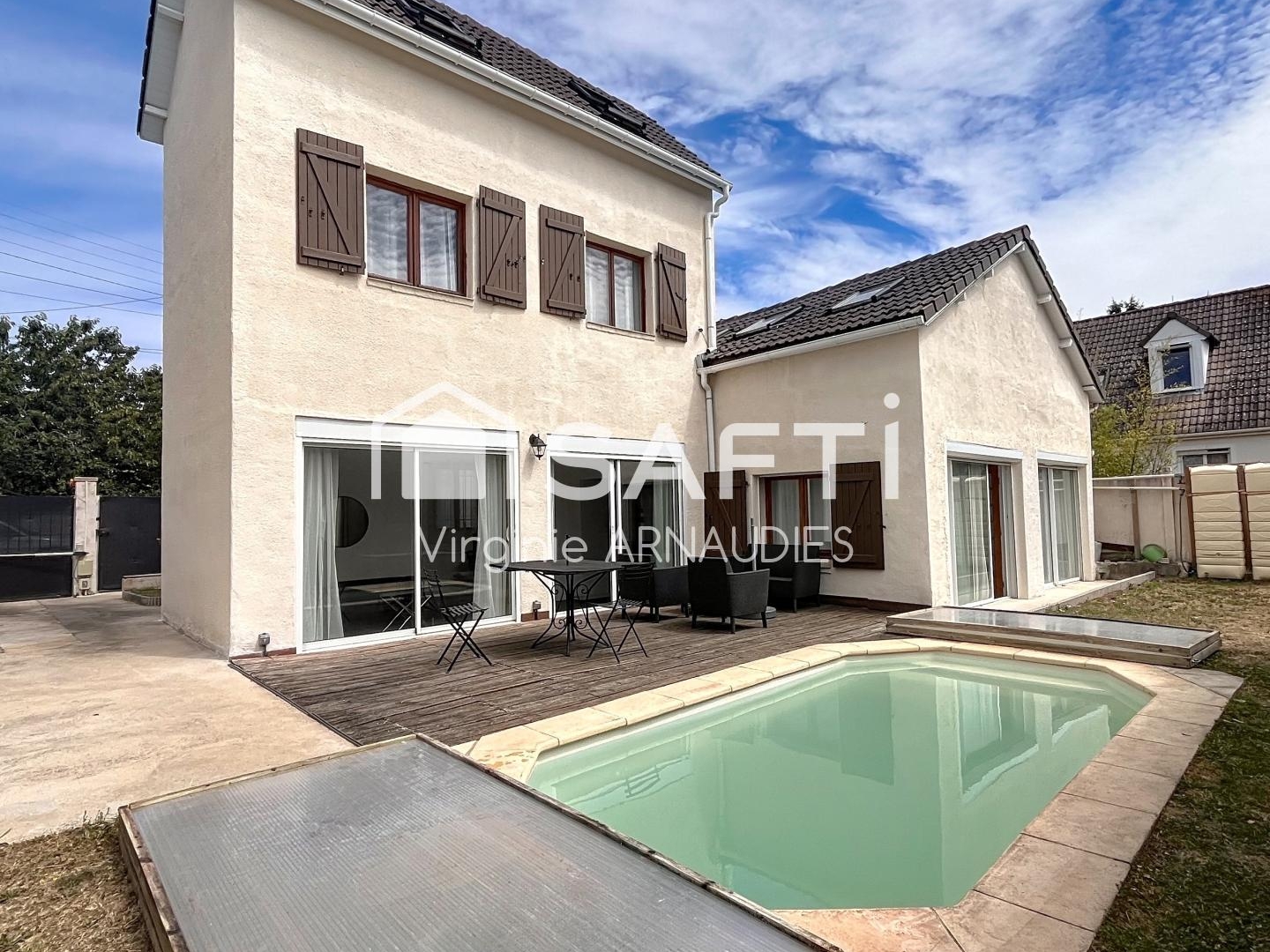 CONFLANS STE HONORINE, maison avec piscine idéalement située !!