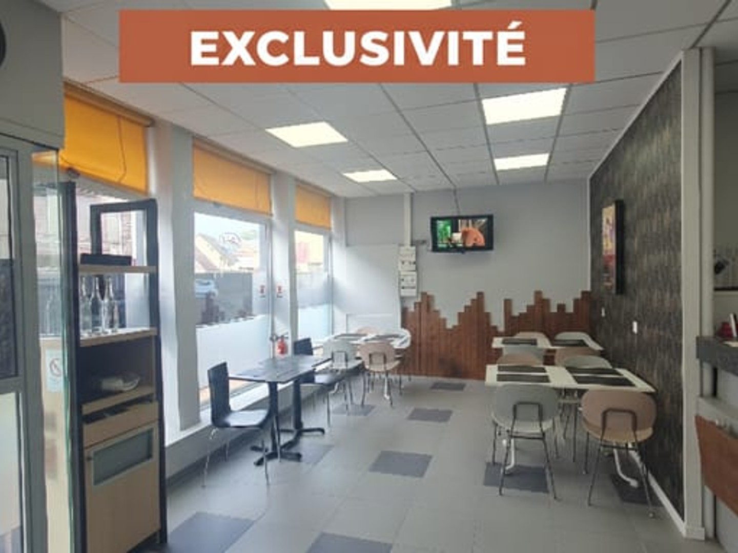 Investissement 'Prêt à Rapporter' avec Potentiel XXL : Local 70m2, Extérieur 100m2 et Permis de Construire Obt