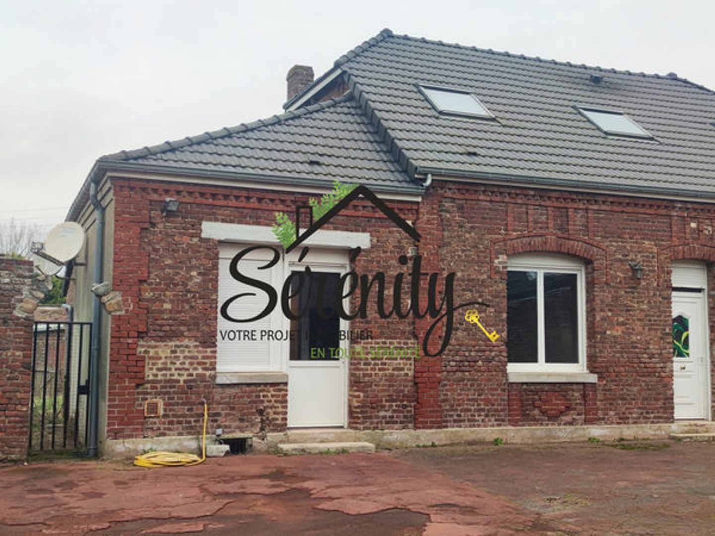 Grande maison + Grange + maison à usage locatif !