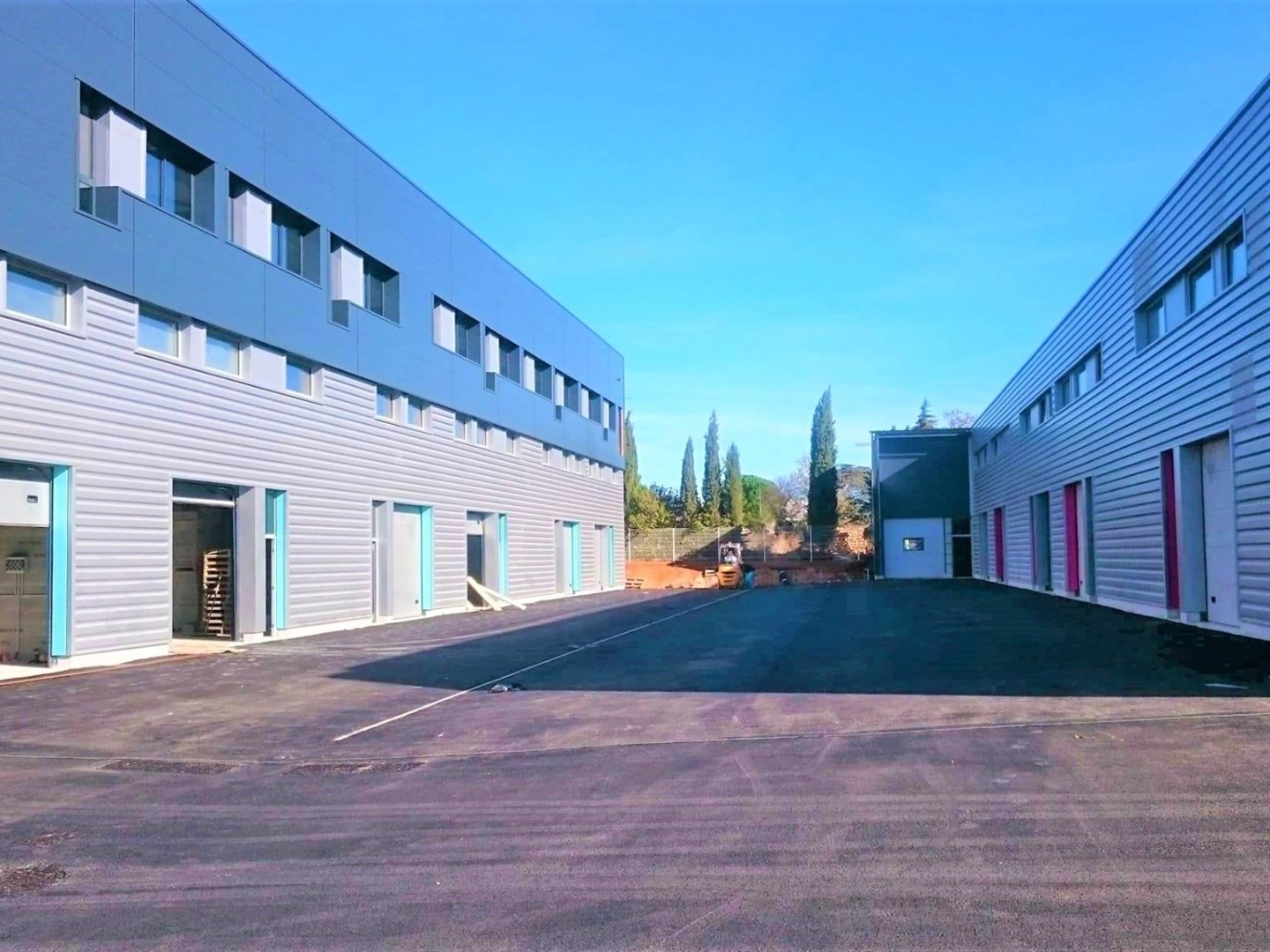 Commerce 1 pièce 273 m²