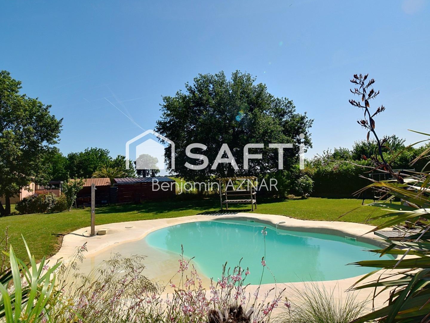 Maison T4 de plain pied avec piscine et garage