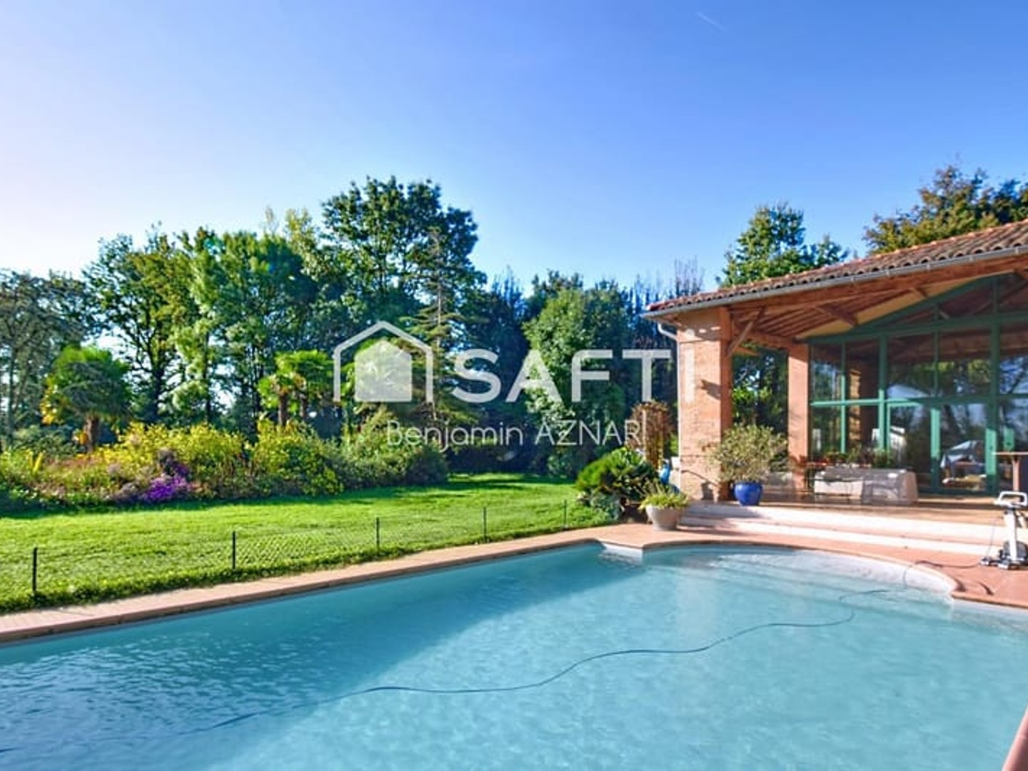 Maison 9 pièces 363 m²