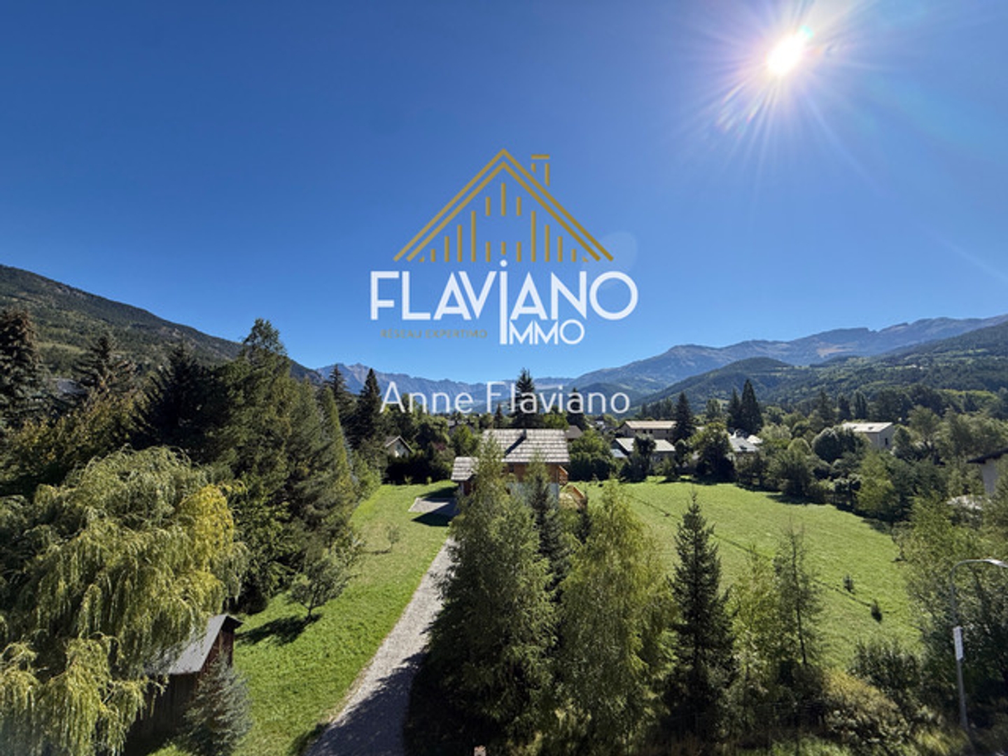 Appartement à vendre - 3 pièces - 83m2 - Barcelonnette (04400)