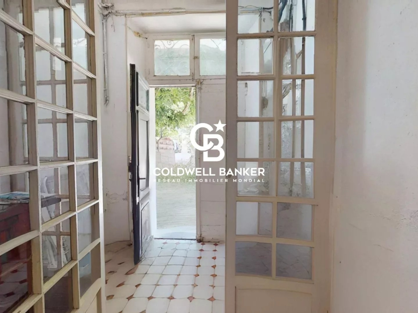 Appartement à vendre - 5 pièces - 340m2 - Cavalaire-Sur-Mer (83240)