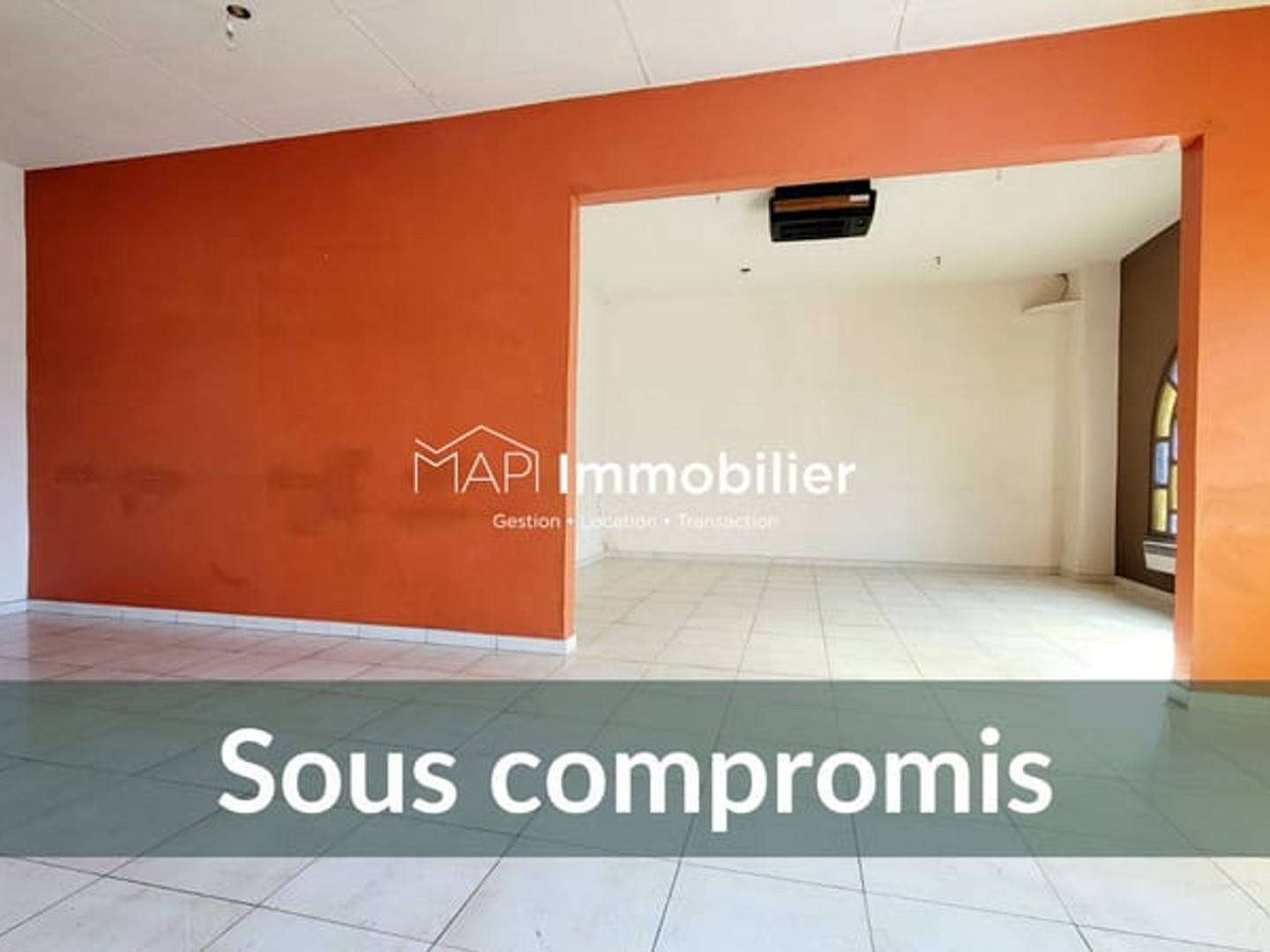 Local commercial 99 m²