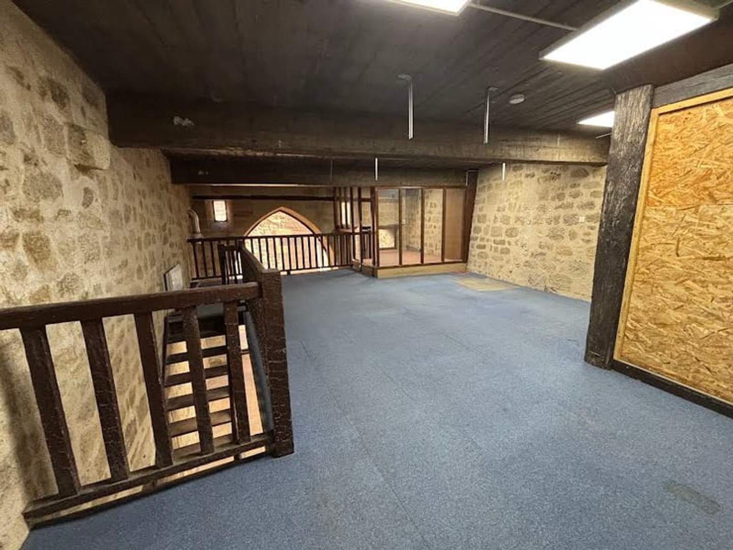 Local 4 pièces 102 m²