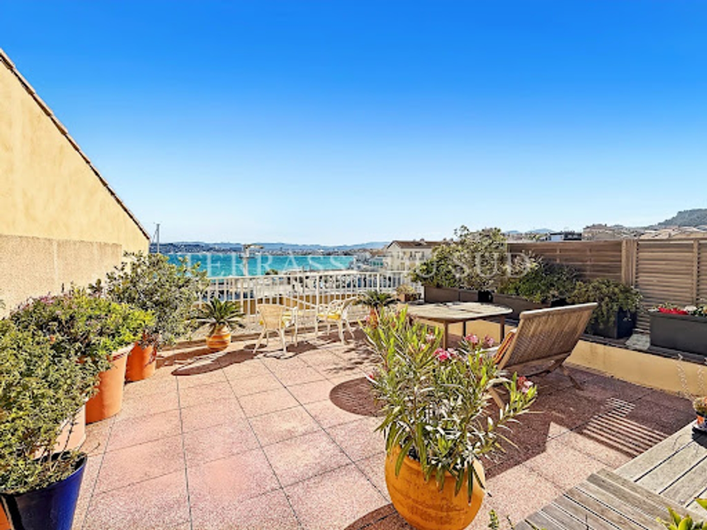 Appartement à vendre - 3 pièces - 113m2 - Marseille 8e (13008)