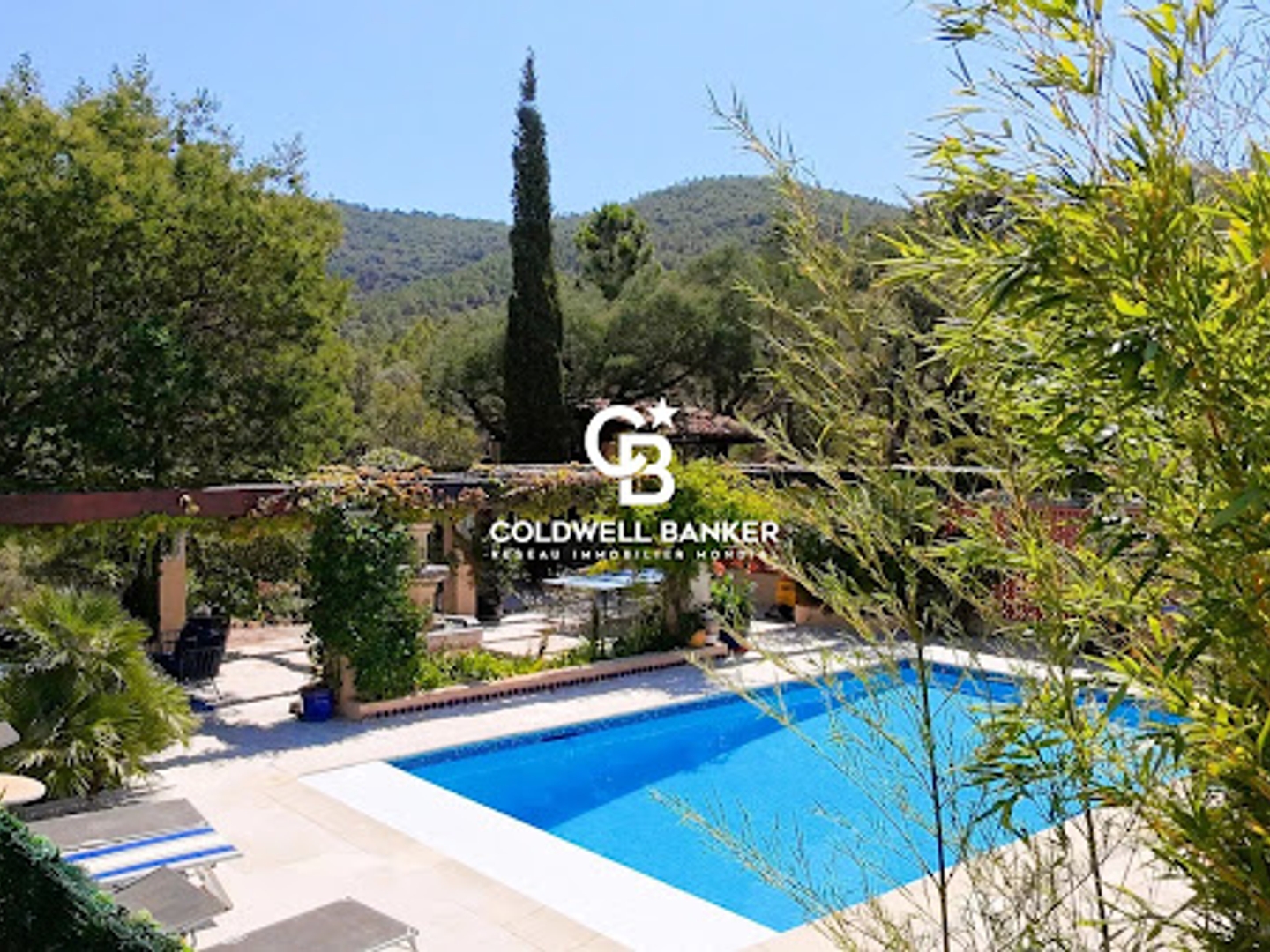 Maison à vendre - 6 pièces - 199m2 - La Londe-Les-Maures (83250)