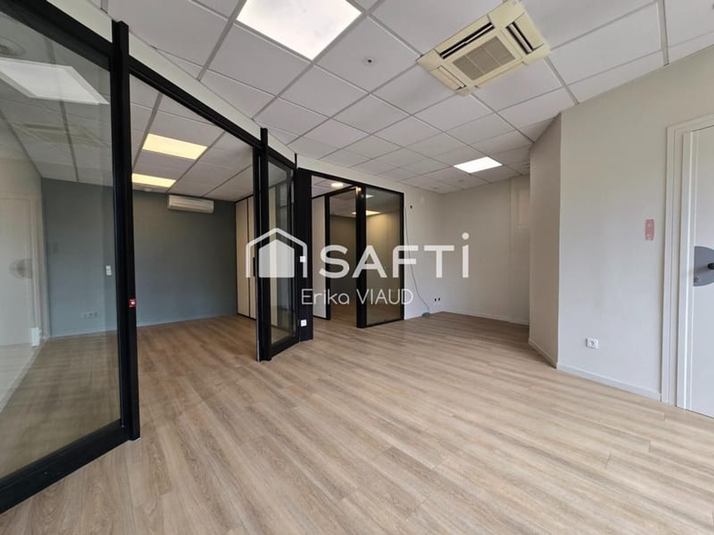 Bureaux 4 pièces 57 m²