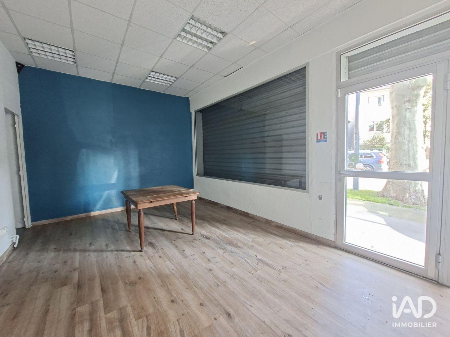 Local commercial 3 pièces 72 m²