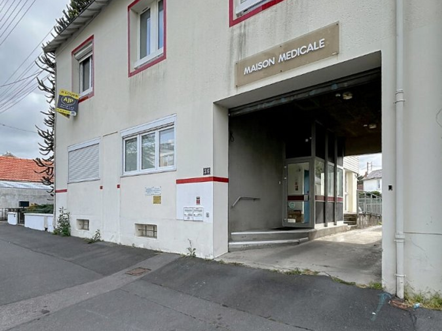 Commerce 4 pièces 122 m²