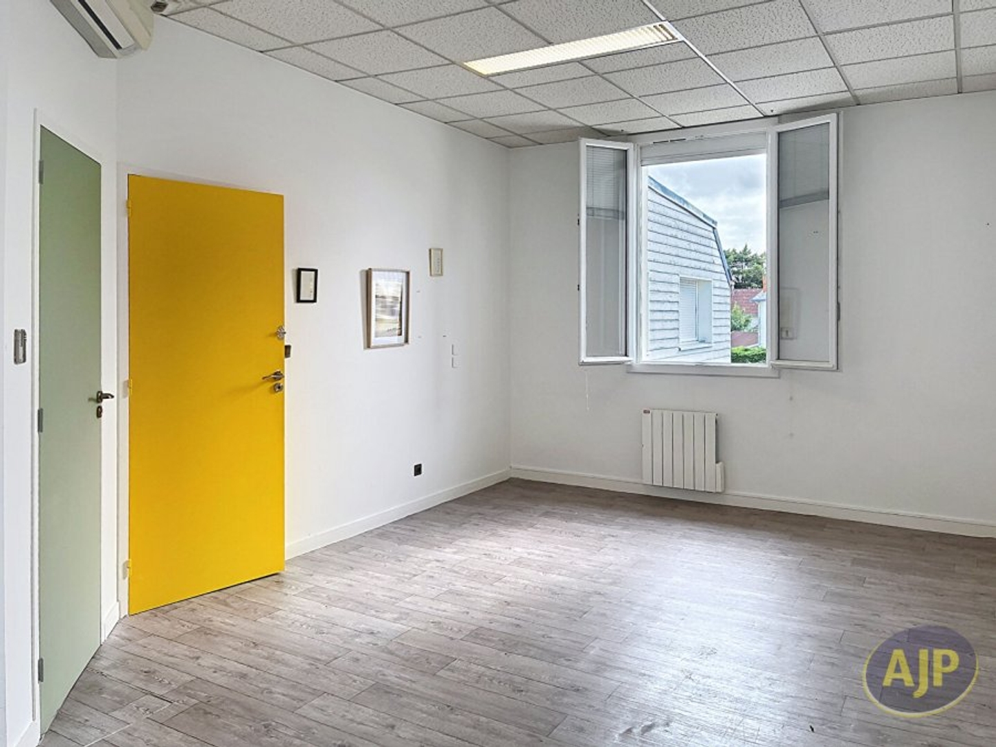 Magasin à vendre - 4 pièces - 122m2 - Nantes (44300)