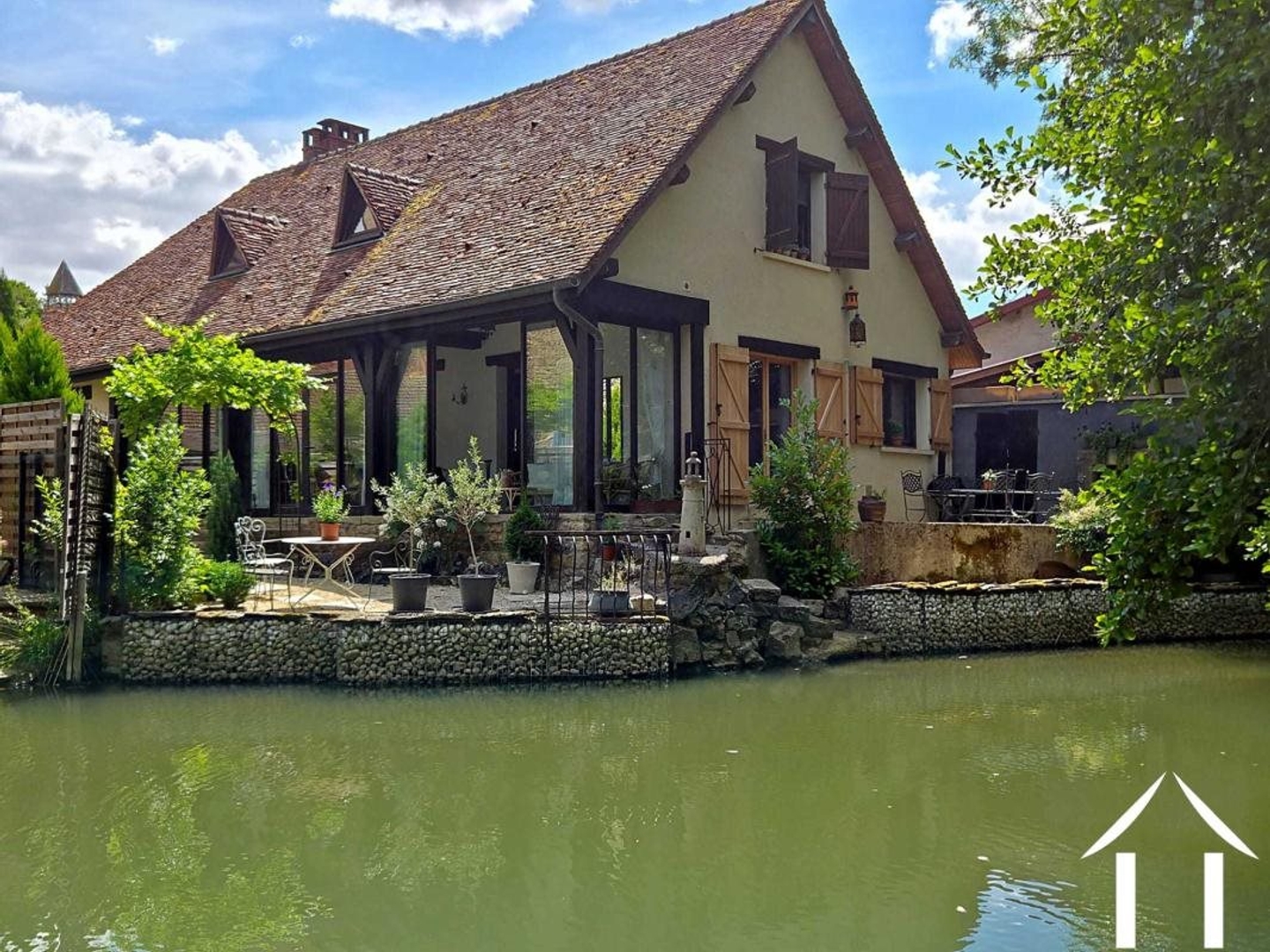Charing Riverside House dans la ville médiévale