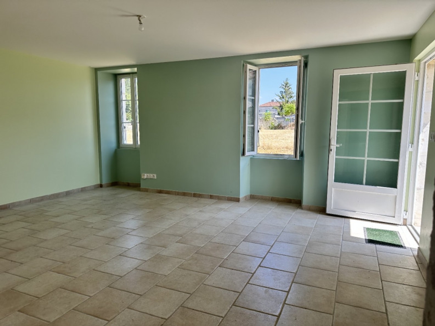 Maison à vendre - 6 pièces - 184m2 - Jarnac (16200)