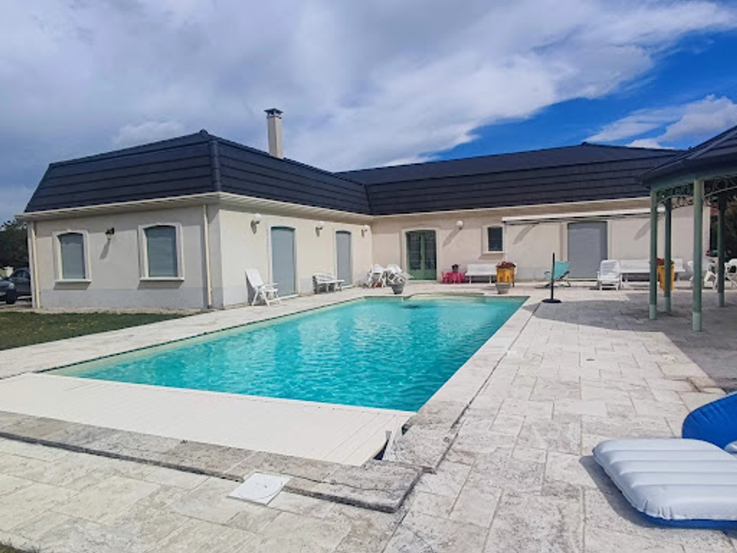 Maison 7 pièces 300 m²