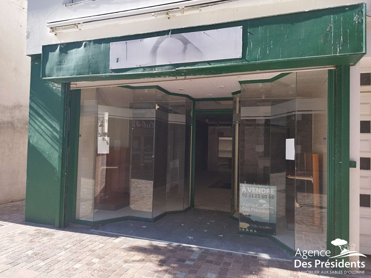 Local 3 pièces 85 m²