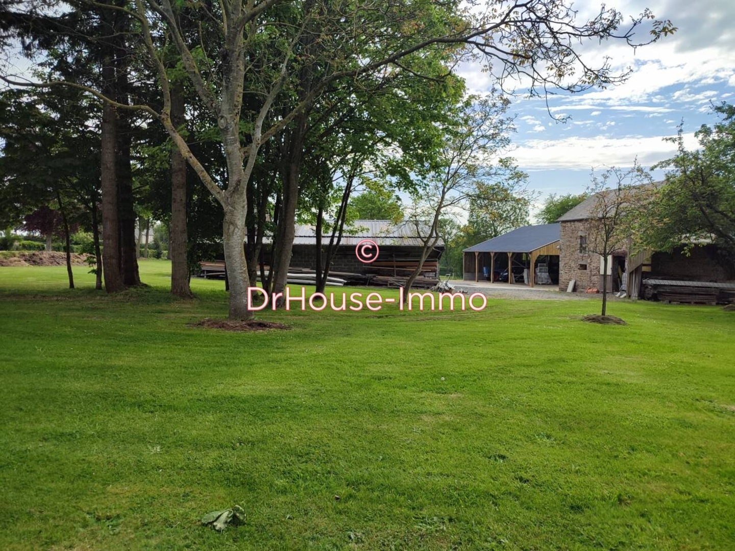 Locaux à vendre - 1 pièce - 7000m2 - Souleuvre En Bocage (14350)