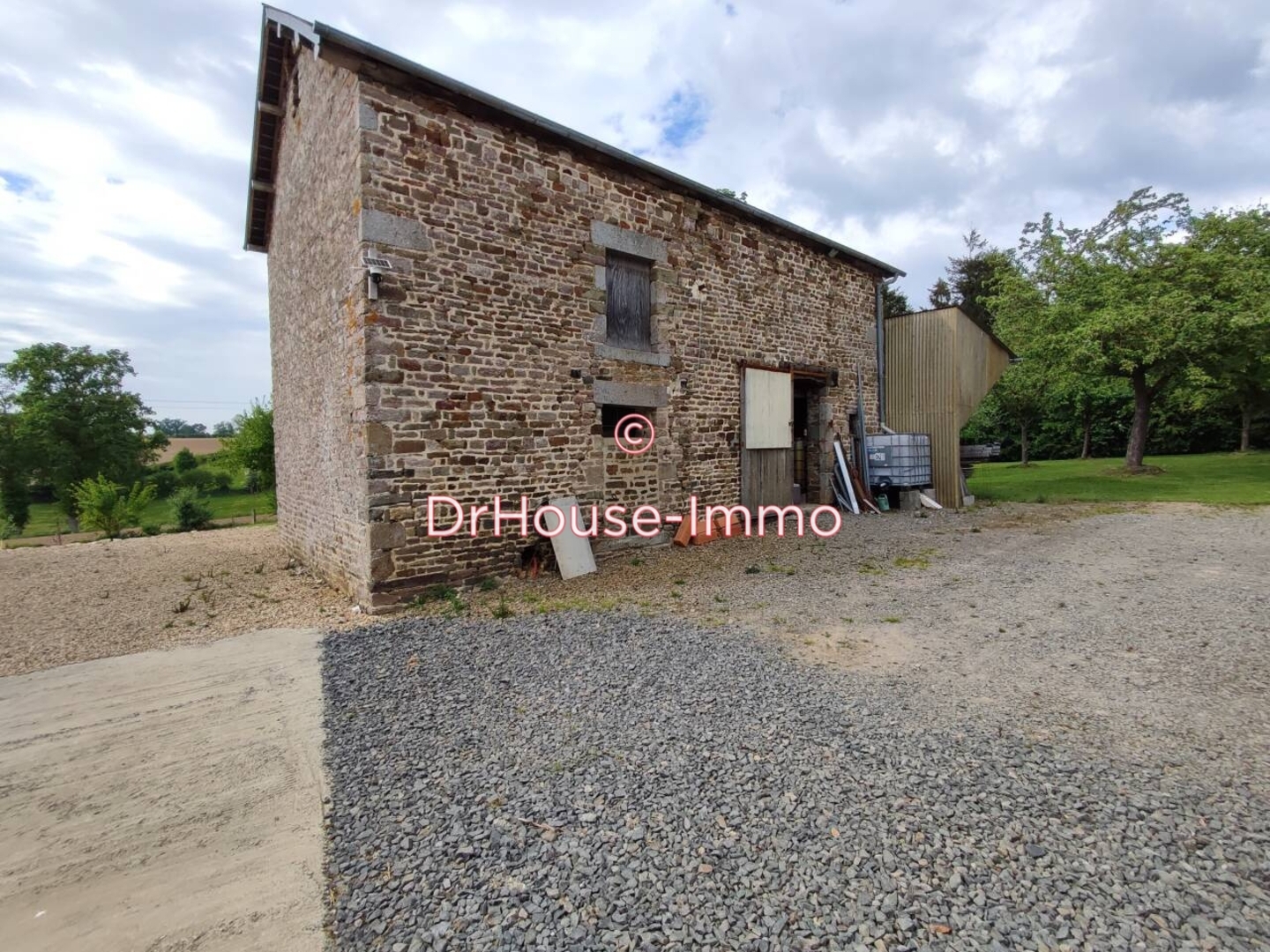 Locaux à vendre - 1 pièce - 7000m2 - Souleuvre En Bocage (14350)