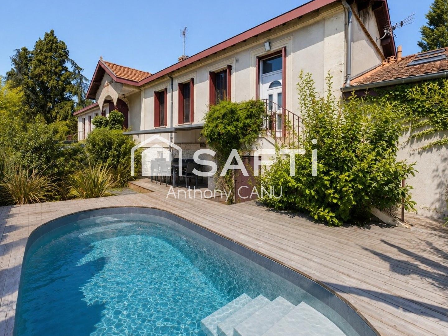 Maison rénovée avec piscine à Blanquefort